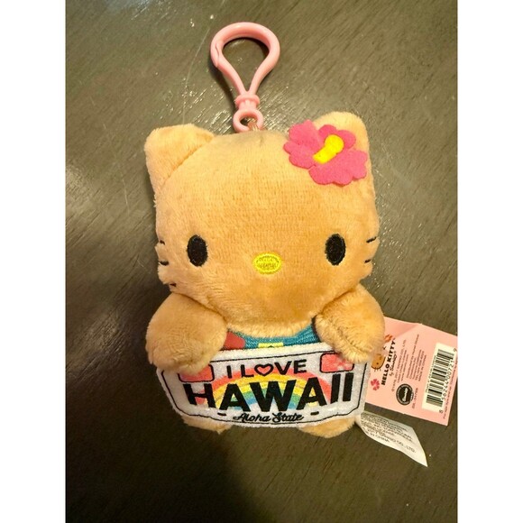 Hello Kitty 4” Plush ABC Stores Exclusive - Picture 2 of 3